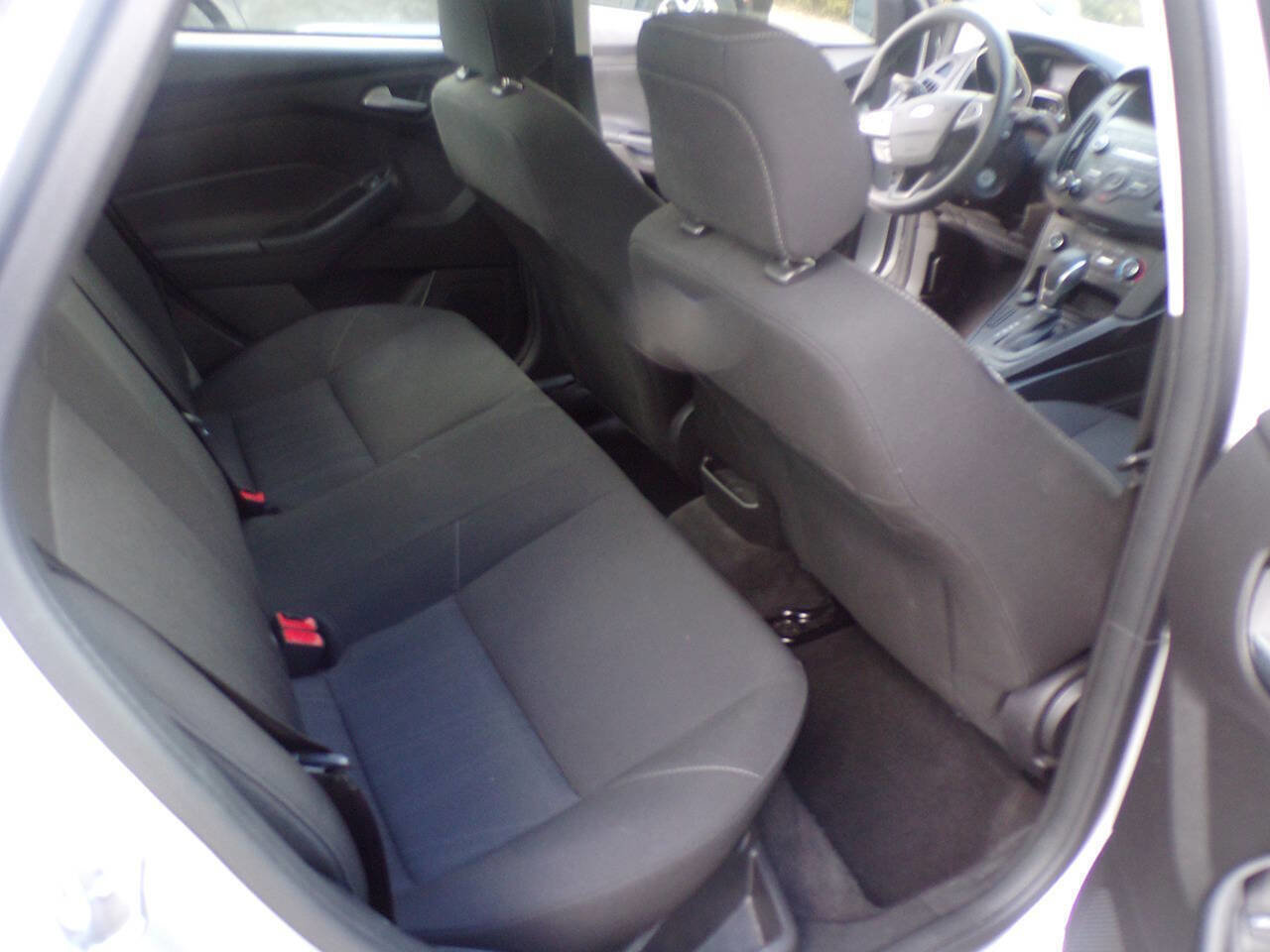 Used 2018 Ford Focus SE image 12