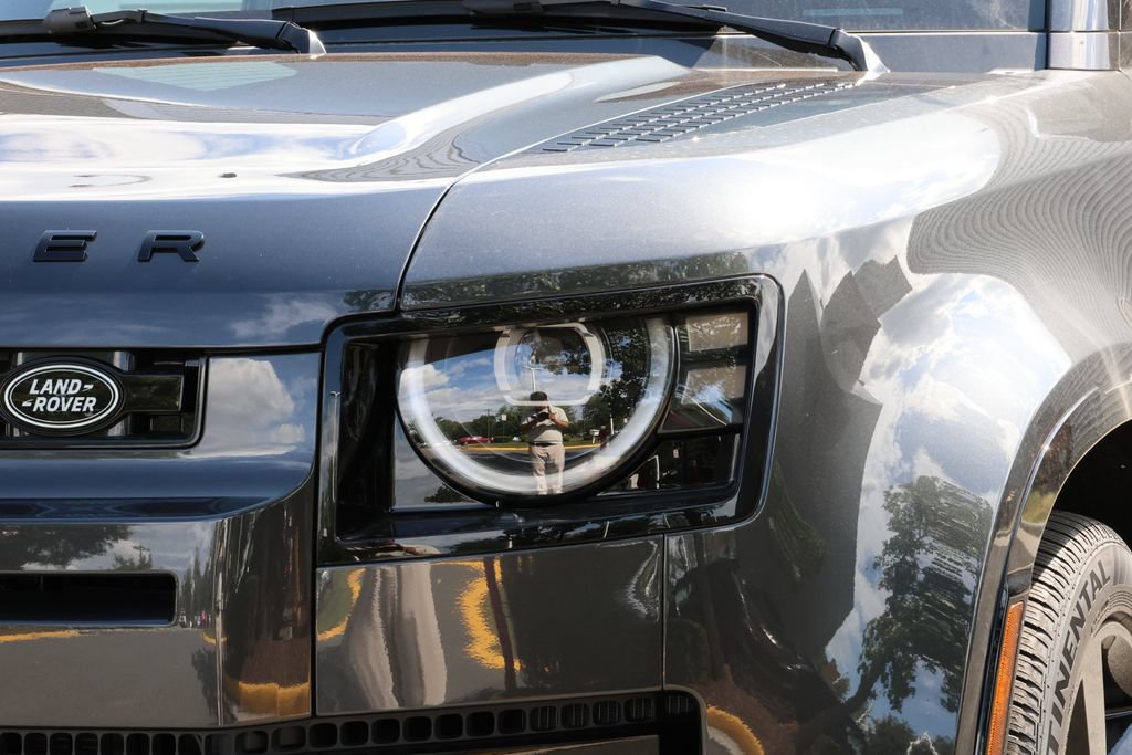 New 2026 Land Rover Defender 110 X-Dynamic SE AWD/4WD image 6