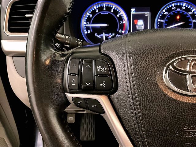 Used 2018 Toyota Highlander XLE AWD/4WD image 18