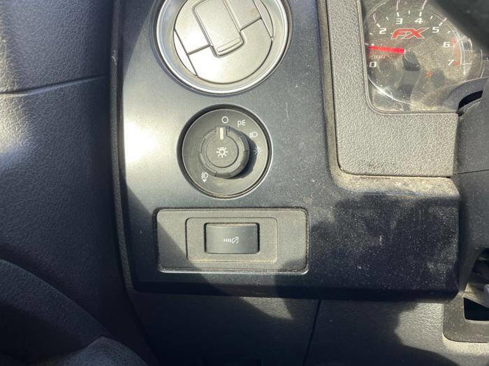 Used 2014 Ford F150 FX4 w/ Equipment Group 402A Luxury image 34