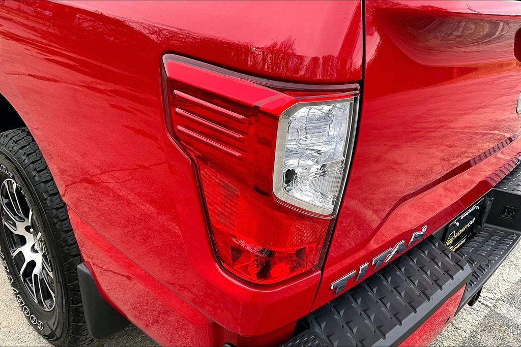 Used 2020 Nissan Titan SV w/ SV Convenience Package image 23