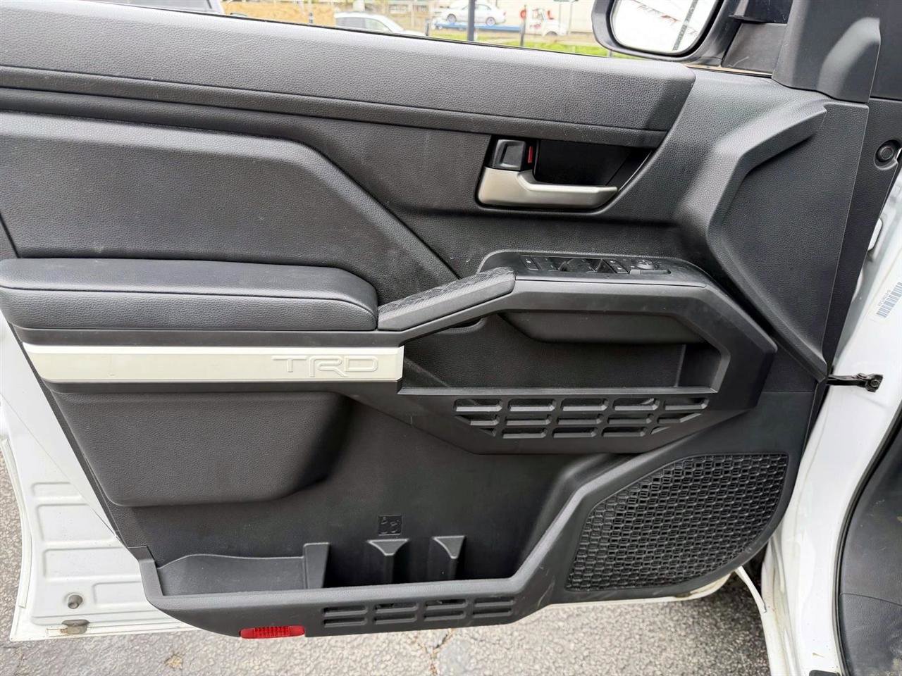 Used 2024 Toyota Tacoma TRD Off-Road AWD/4WD image 15