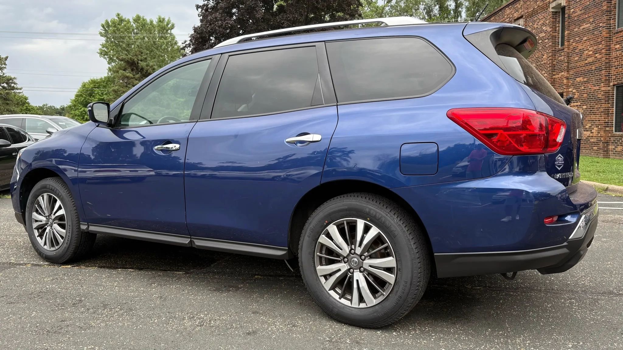 Used 2018 Nissan Pathfinder S image 3