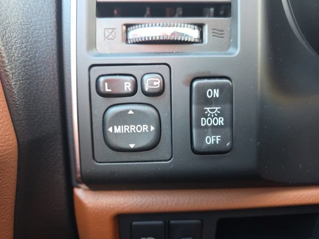 Used 2020 Toyota Sequoia Platinum AWD/4WD image 26