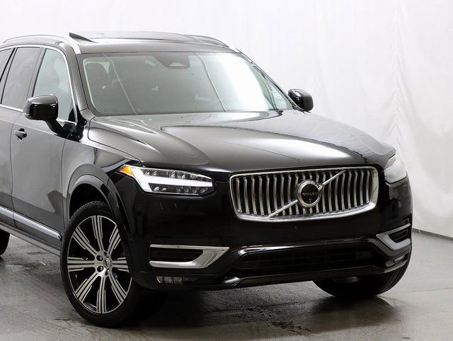 Used 2024 Volvo XC90 B5 Plus image 2
