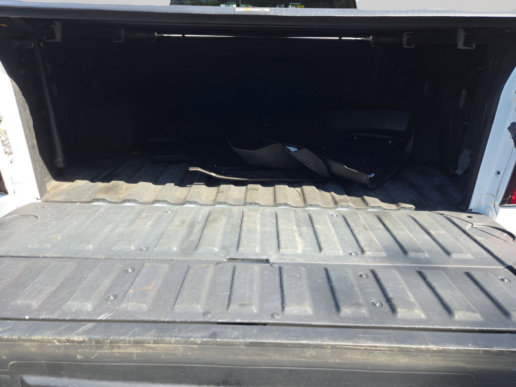 Used 2022 GMC Sierra 1500 AT4 w/ Technology Package AWD/4WD image 20