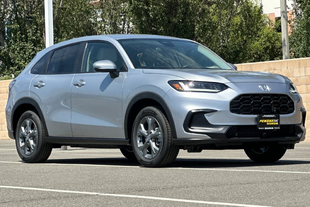 New 2027 Honda HR-V LX image 2