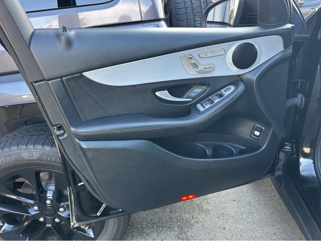 Used 2022 Mercedes-Benz GLC 300 image 15
