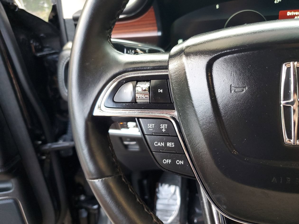 Used 2023 Lincoln Nautilus Reserve AWD/4WD image 27