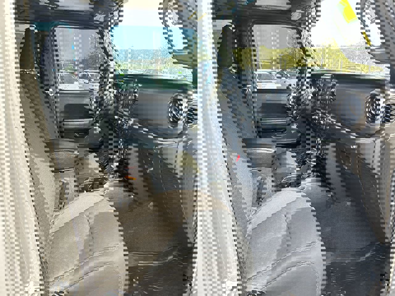 Used 2022 Jeep Gladiator Sport AWD/4WD image 14