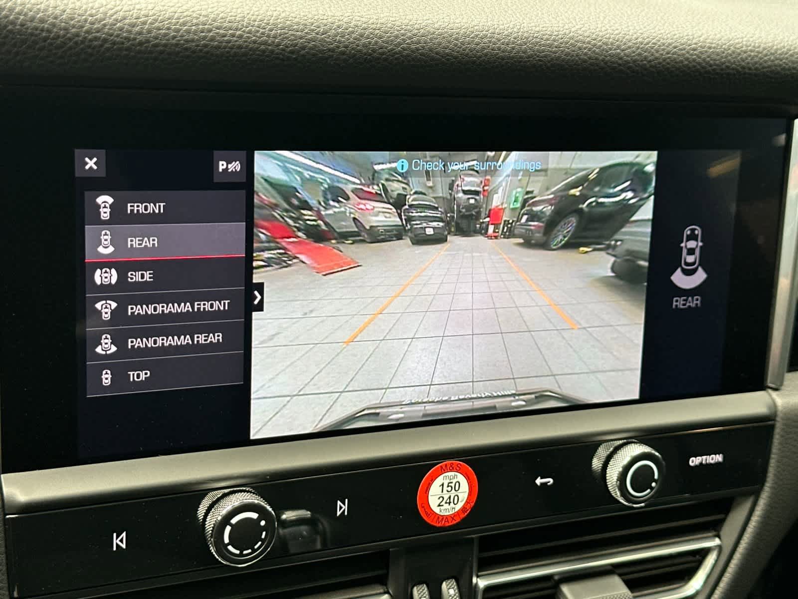 Certified 2025 Porsche Macan AWD/4WD image 22