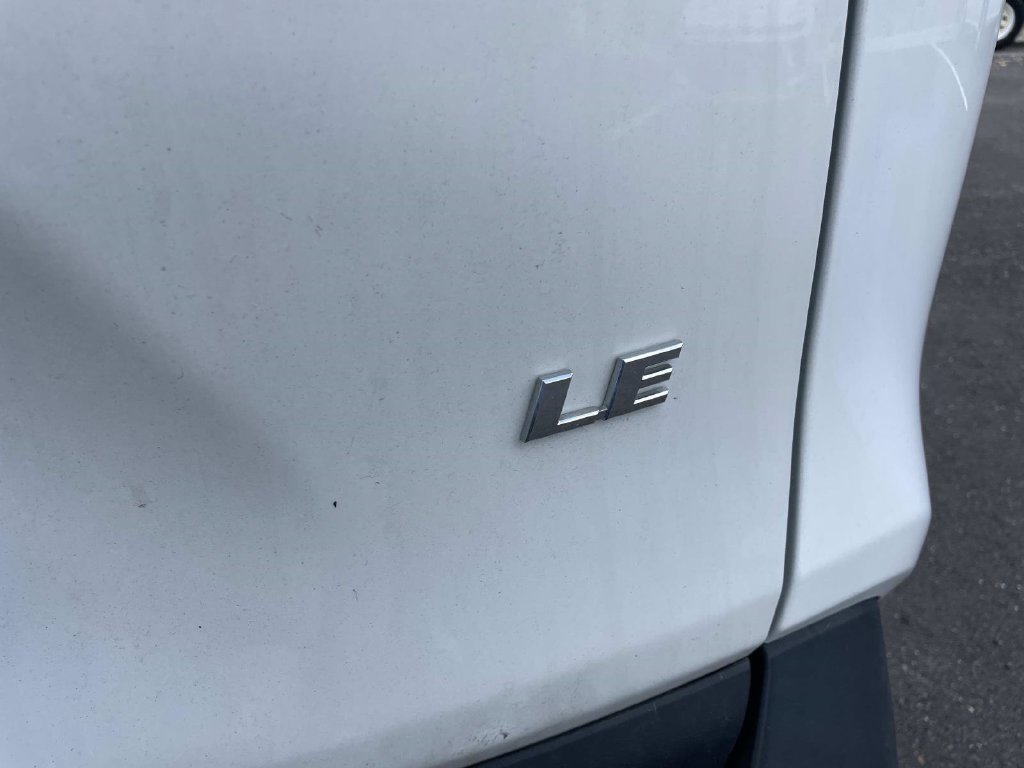 Used 2024 Toyota RAV4 LE AWD/4WD image 10