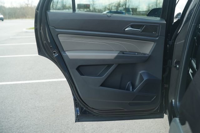 Used 2023 Volkswagen Atlas Cross Sport SEL Premium R-Line image 16