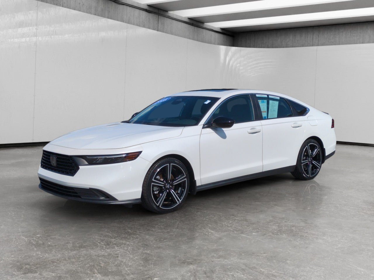 Used 2025 Honda Accord Sport image 3
