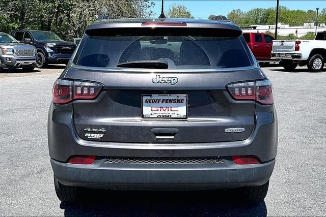 Used 2019 Jeep Compass Latitude w/ Popular Equipment Group AWD/4WD image 8
