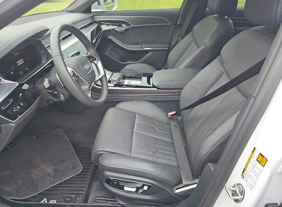 Used 2025 Audi A8 L 3.0T image 8