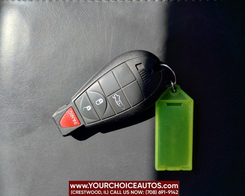 Used 2010 Dodge Challenger SE image 29