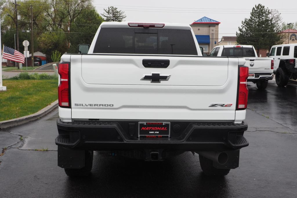 Used 2025 Chevrolet Silverado 2500 ZR2 w/ Technology Package AWD/4WD image 6