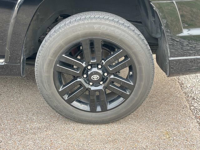 Used 2020 Toyota 4Runner 4WD image 12