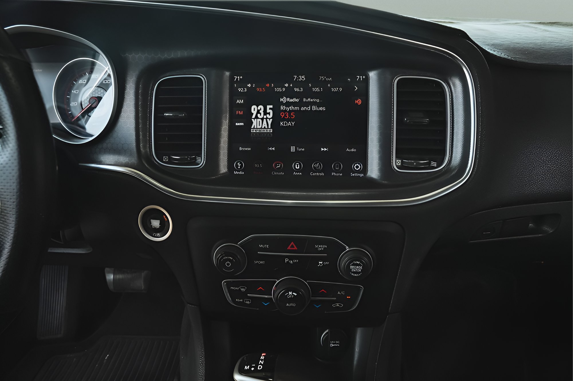 Used 2018 Dodge Charger R/T RWD image 20
