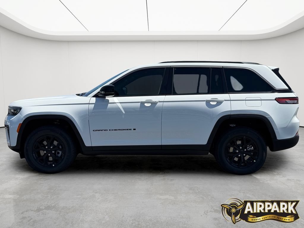 New 2026 Jeep Grand Cherokee Altitude RWD image 7