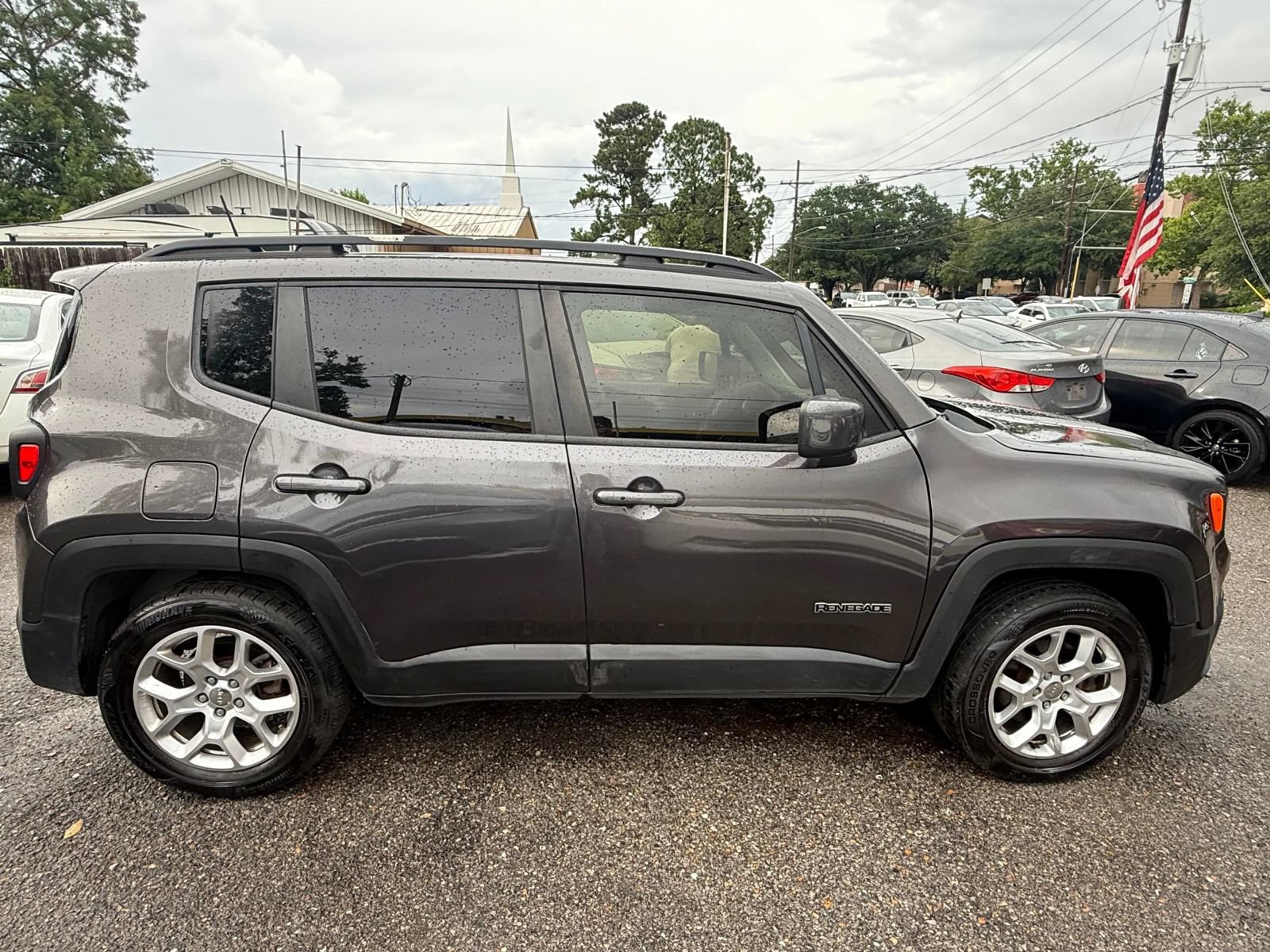 Used 2018 Jeep Renegade Latitude FWD image 5