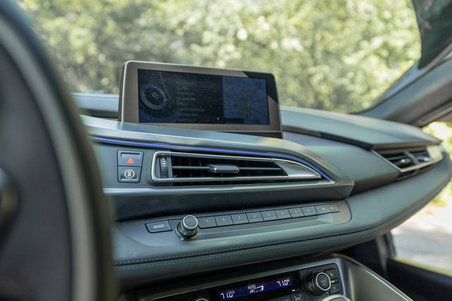 Used 2015 BMW i8 AWD/4WD image 17