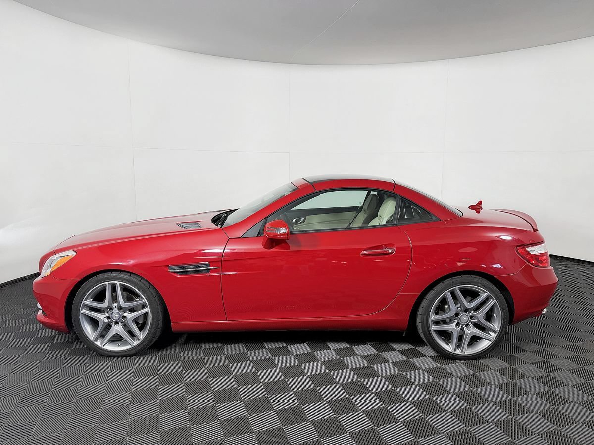 Used 2015 Mercedes-Benz SLK 250 image 16