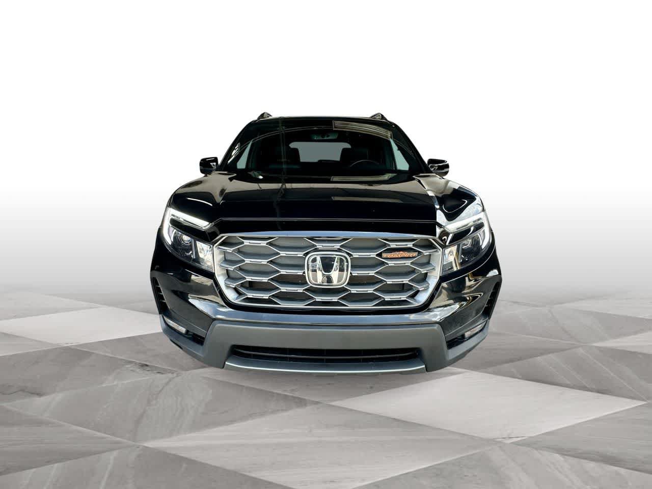 Used 2023 Honda Passport TrailSport image 3