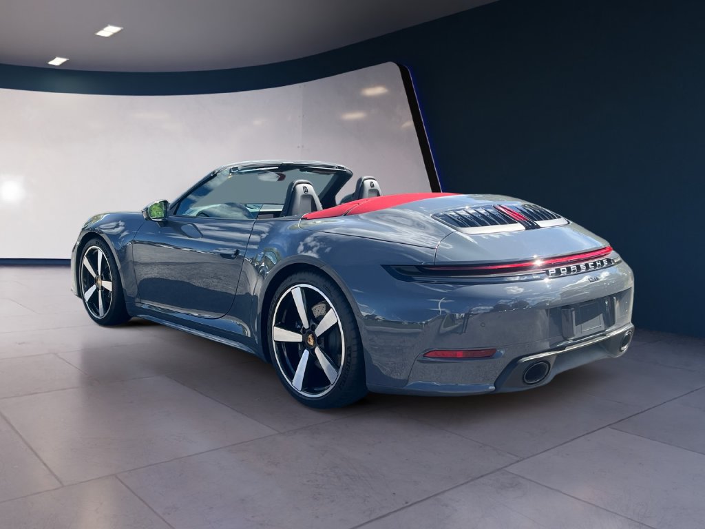 Used 2025 Porsche 911 Carrera RWD image 3