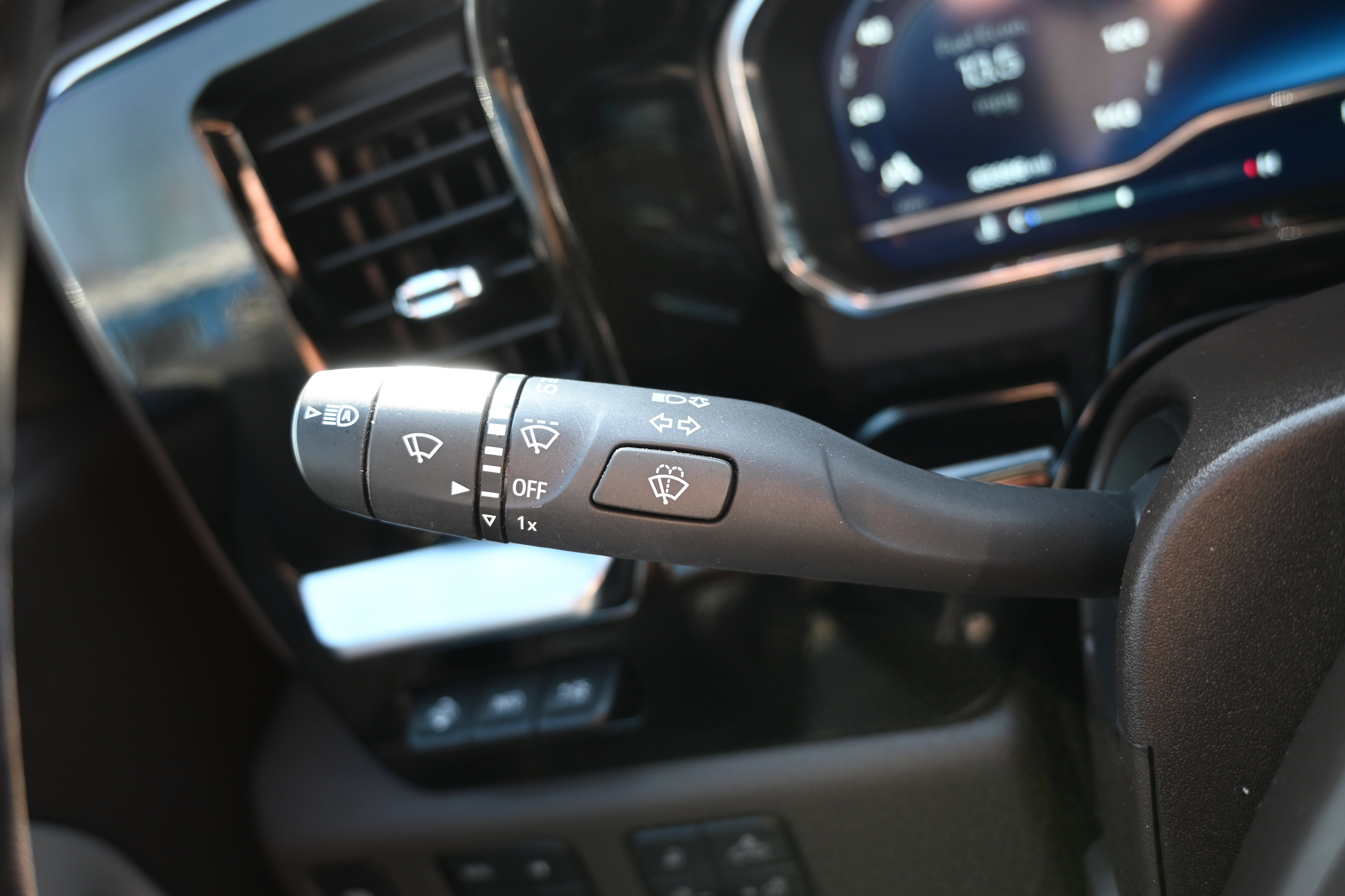 Used 2024 Chevrolet Silverado 1500 LTZ w/ Technology Package image 24