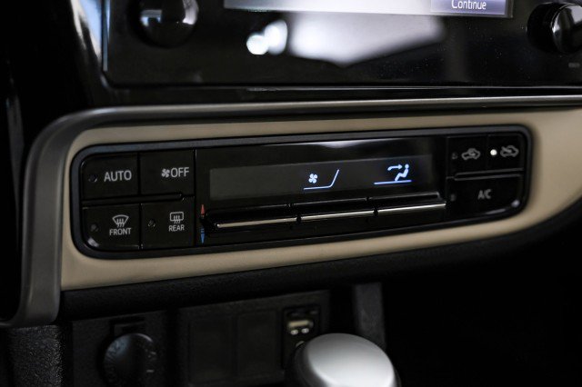 Used 2017 Toyota Corolla LE image 26