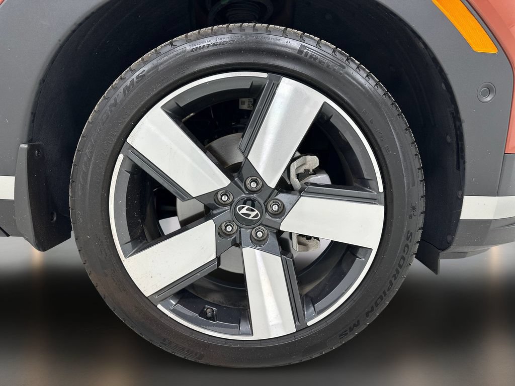Certified 2025 Hyundai Santa Fe Limited FWD image 11