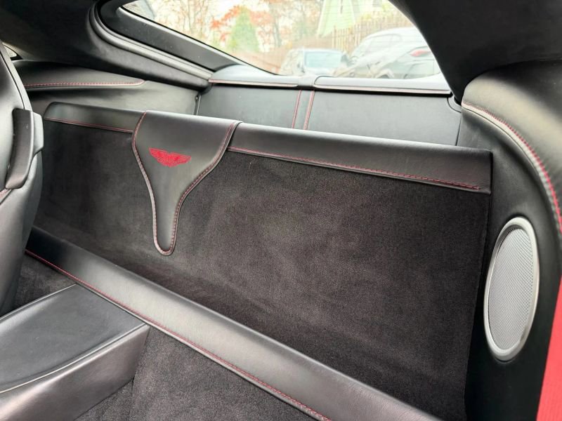 Used 2019 Aston Martin V8 Vantage Coupe image 20