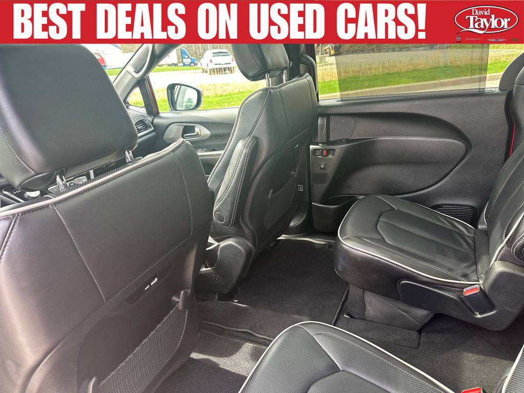 Used 2025 Chrysler Pacifica Limited FWD image 21
