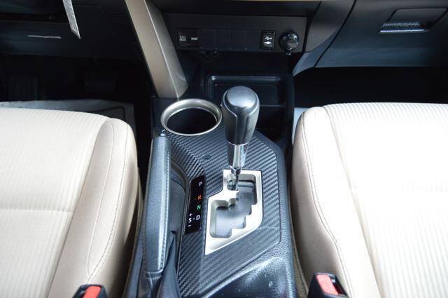 Used 2014 Toyota RAV4 XLE AWD/4WD image 25