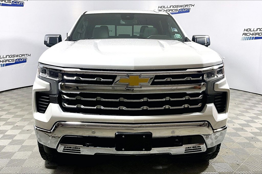 Used 2023 Chevrolet Silverado 1500 LTZ w/ LTZ Convenience Package II AWD/4WD image 2