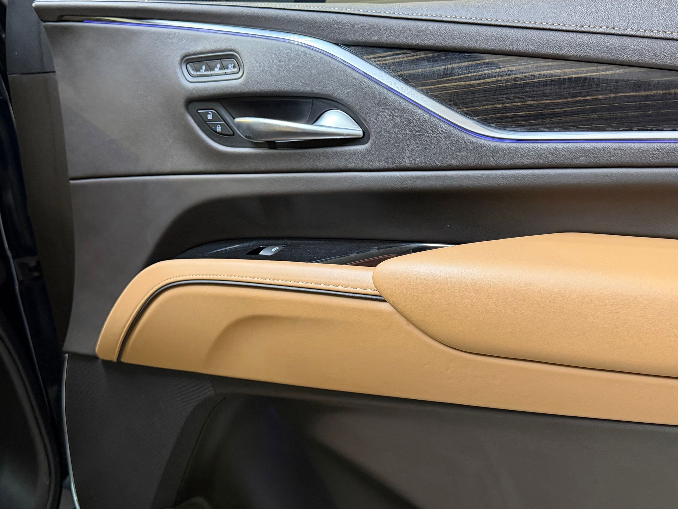 Certified 2023 Cadillac Escalade ESV Premium Luxury image 53