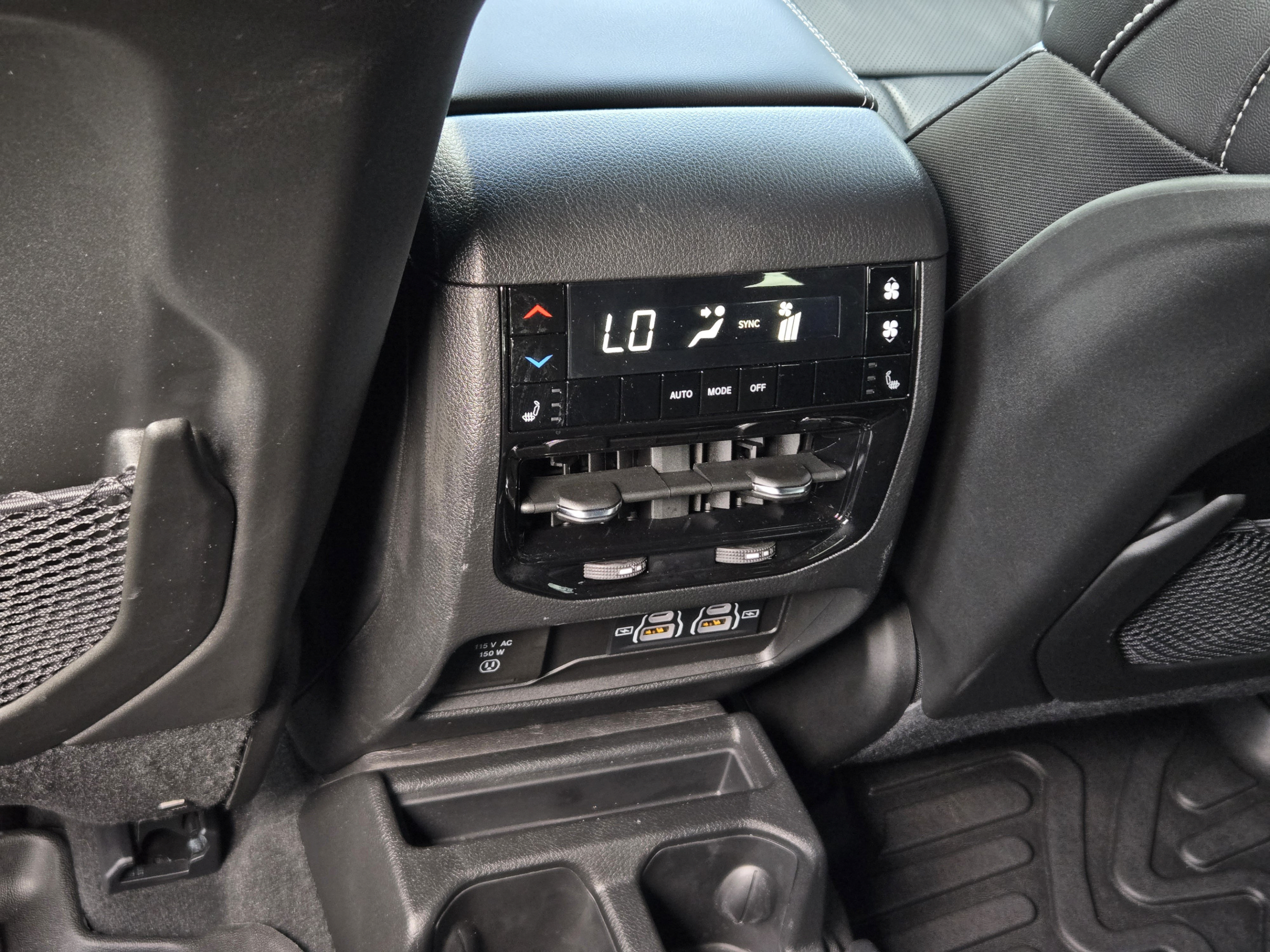 Used 2025 Jeep Grand Cherokee L Limited w/ Luxury Tech Group II AWD/4WD image 26