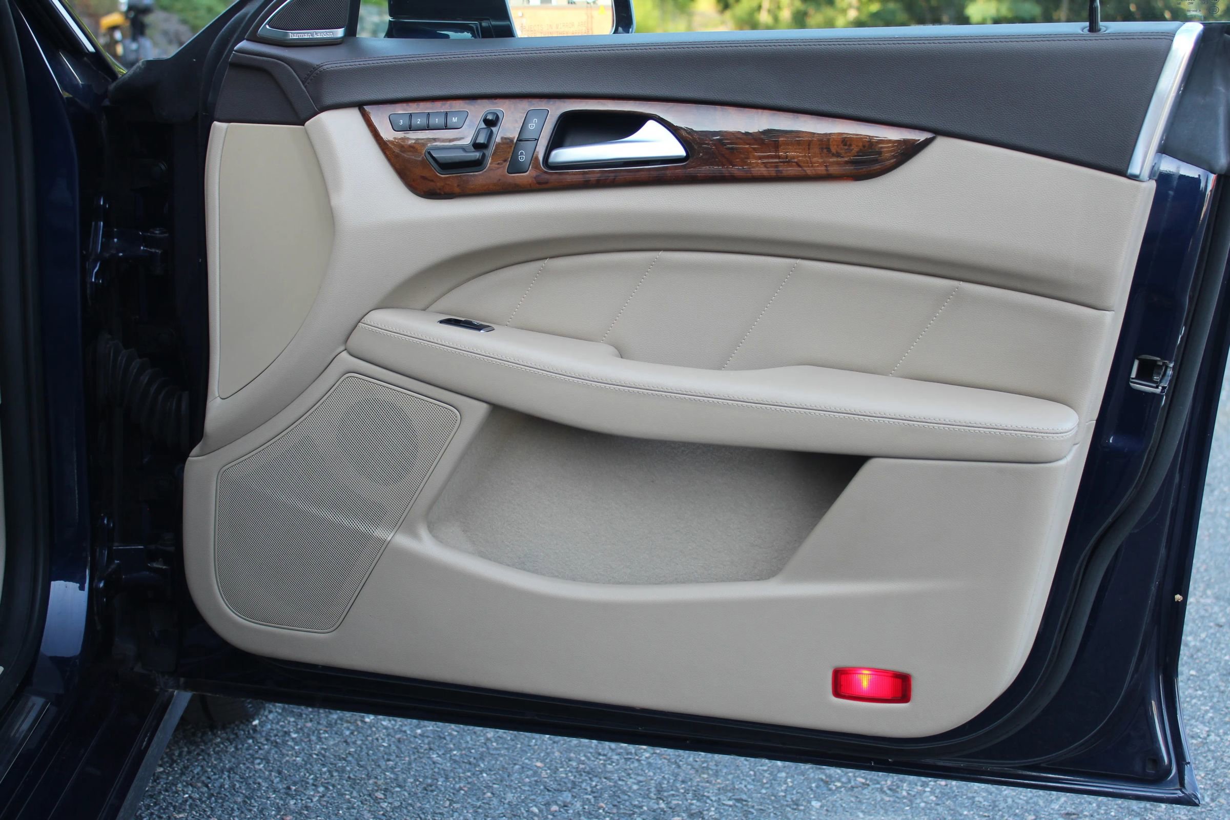 Used 2014 Mercedes-Benz CLS 550 CLS 550 4MATIC Coupe 4D image 18