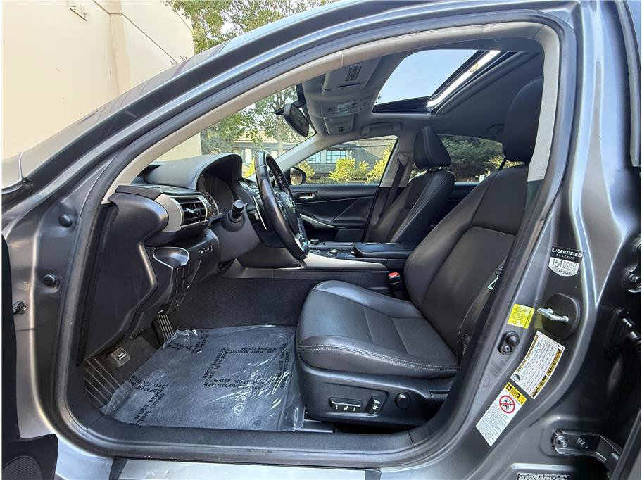 Used 2015 Lexus IS 250 RWD image 7