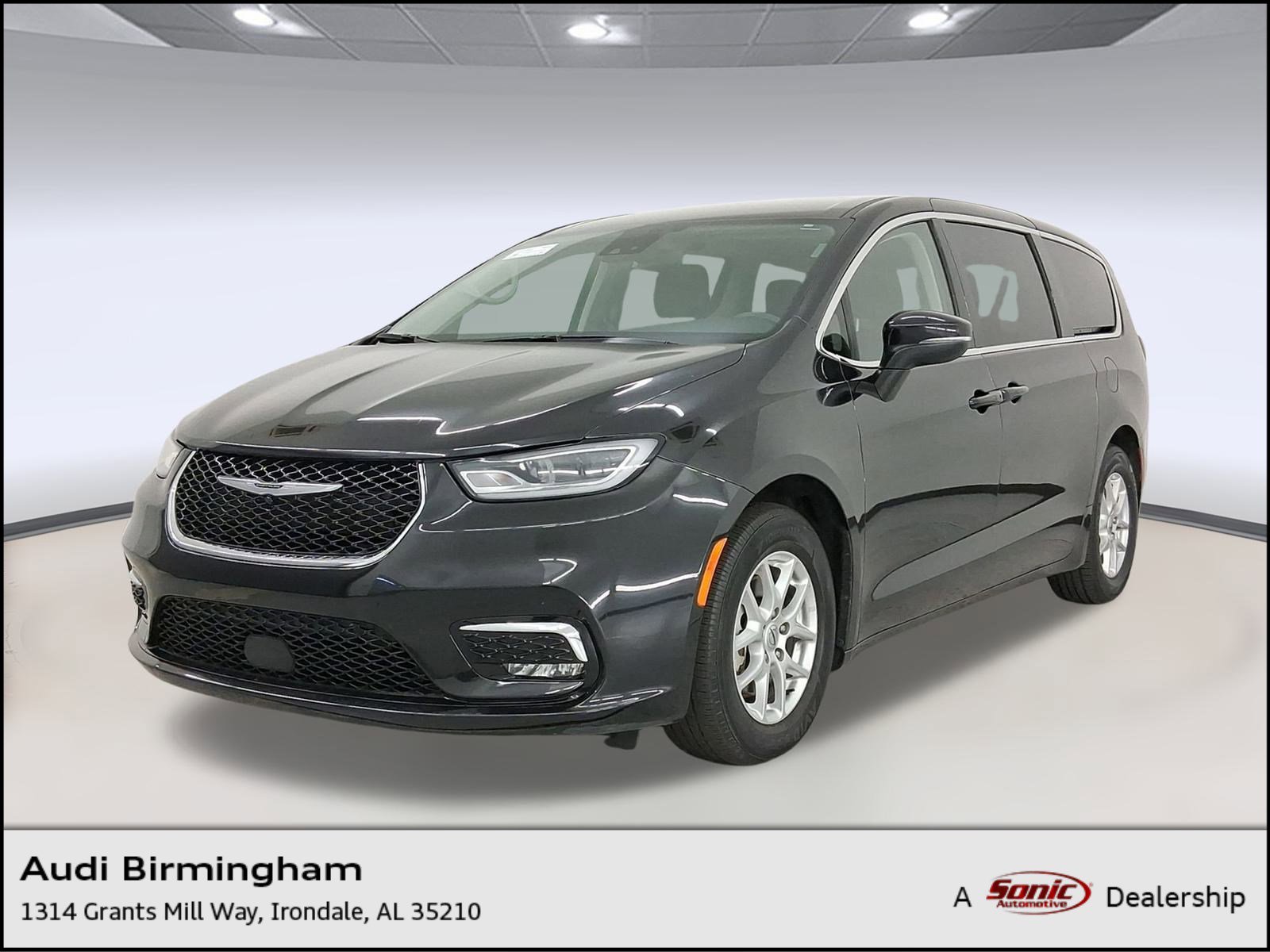 Used 2023 Chrysler Pacifica Touring-L