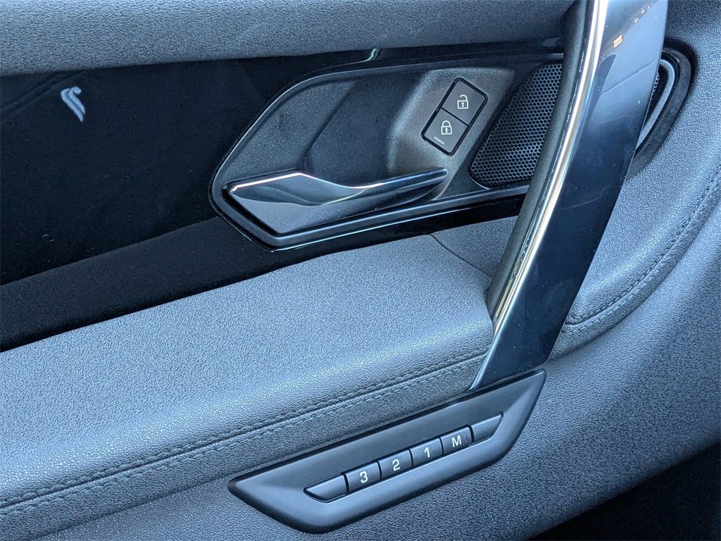 Used 2025 Land Rover Discovery Sport S image 22