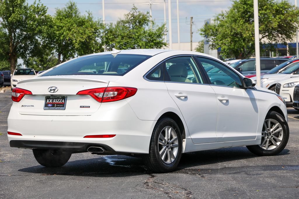 Used 2015 Hyundai Sonata SE w/ Option Group 09 FWD image 17