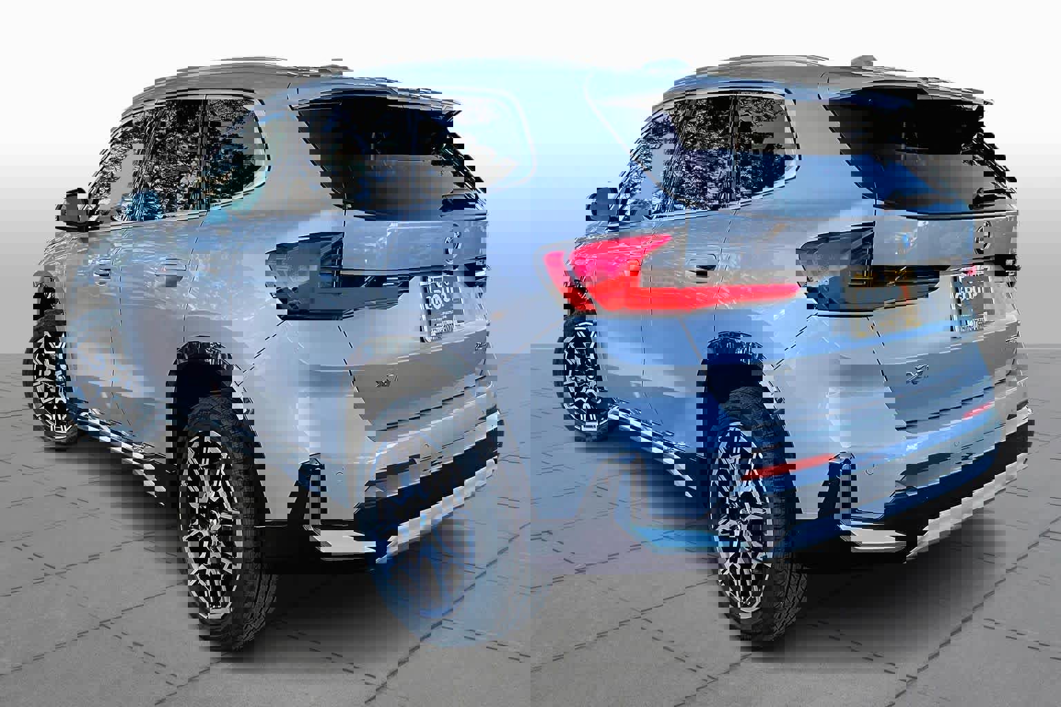 Certified 2025 BMW X1 xDrive28i w/ Technology Package image 11