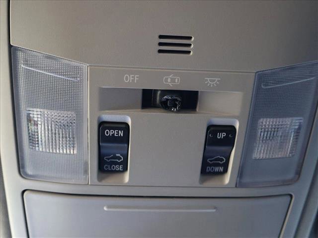 Used 2018 Toyota RAV4 Limited AWD/4WD image 24