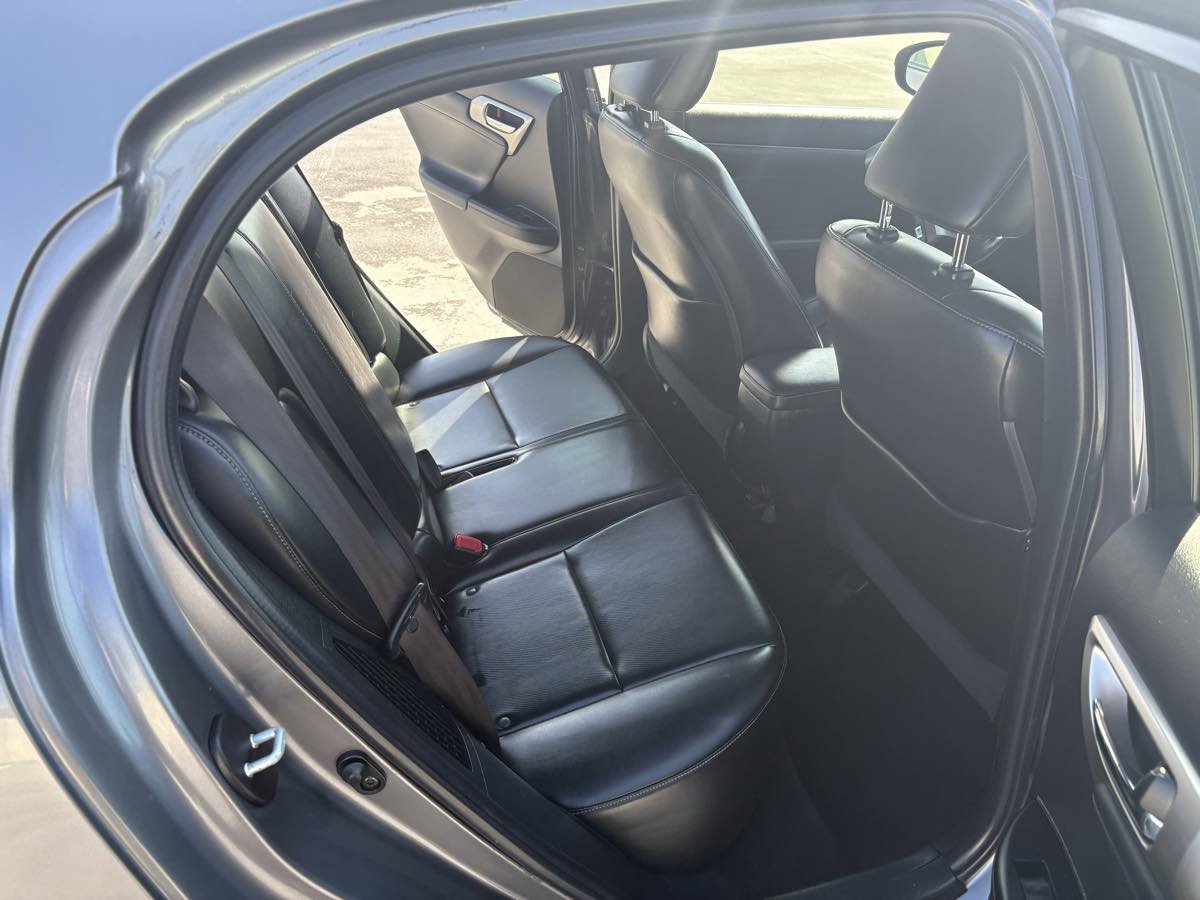 Used 2015 Lexus CT 200h image 21