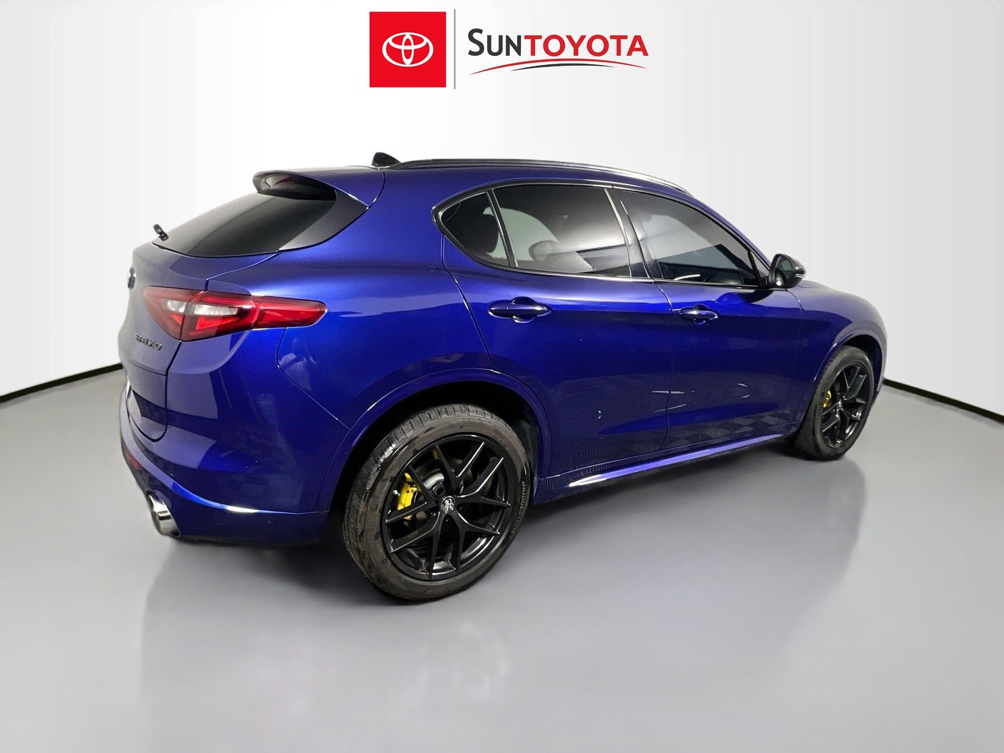 Used 2021 Alfa Romeo Stelvio Ti w/ Nero Edizione AWD/4WD image 4