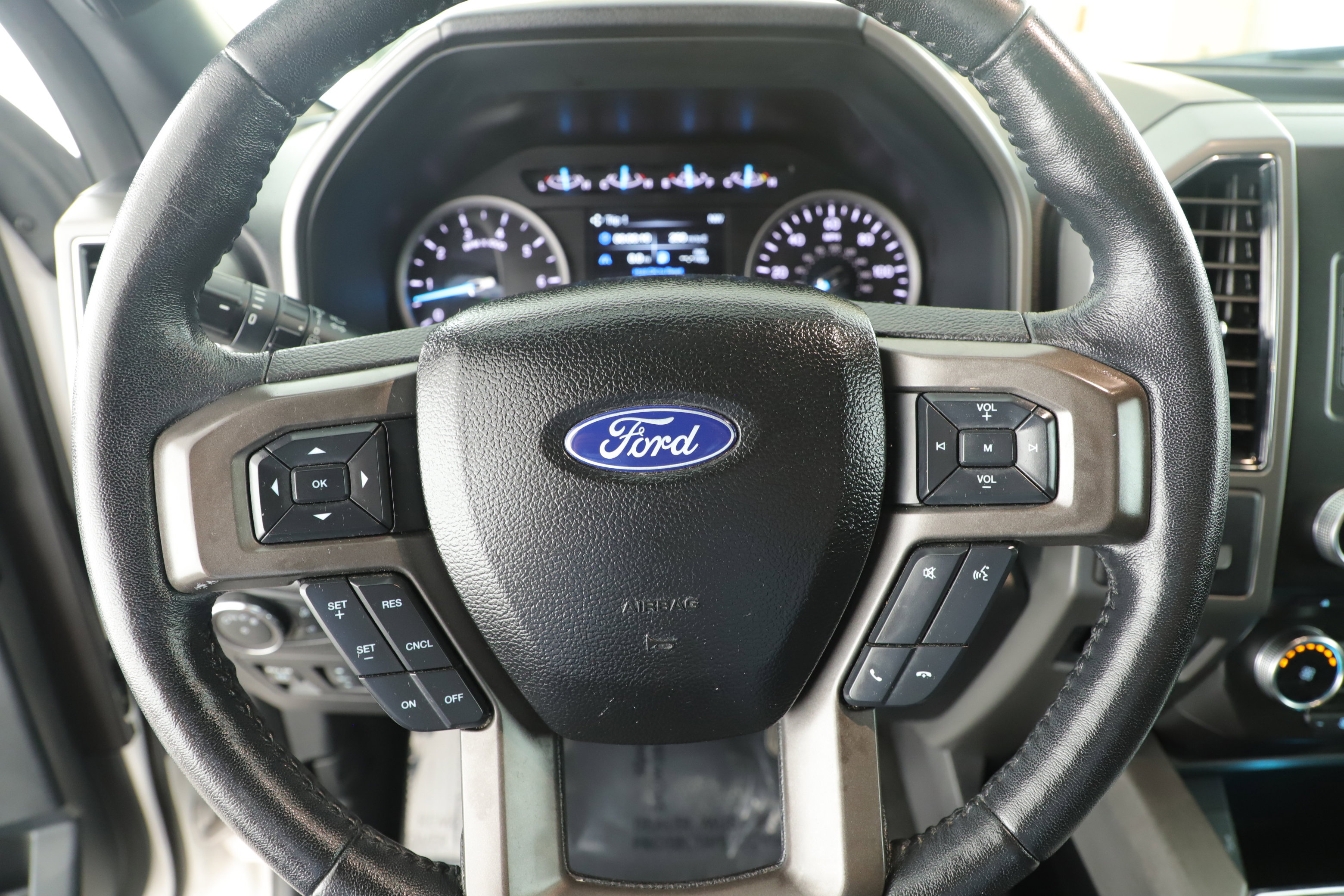 Used 2018 Ford Expedition XLT w/ Cargo Package RWD image 16