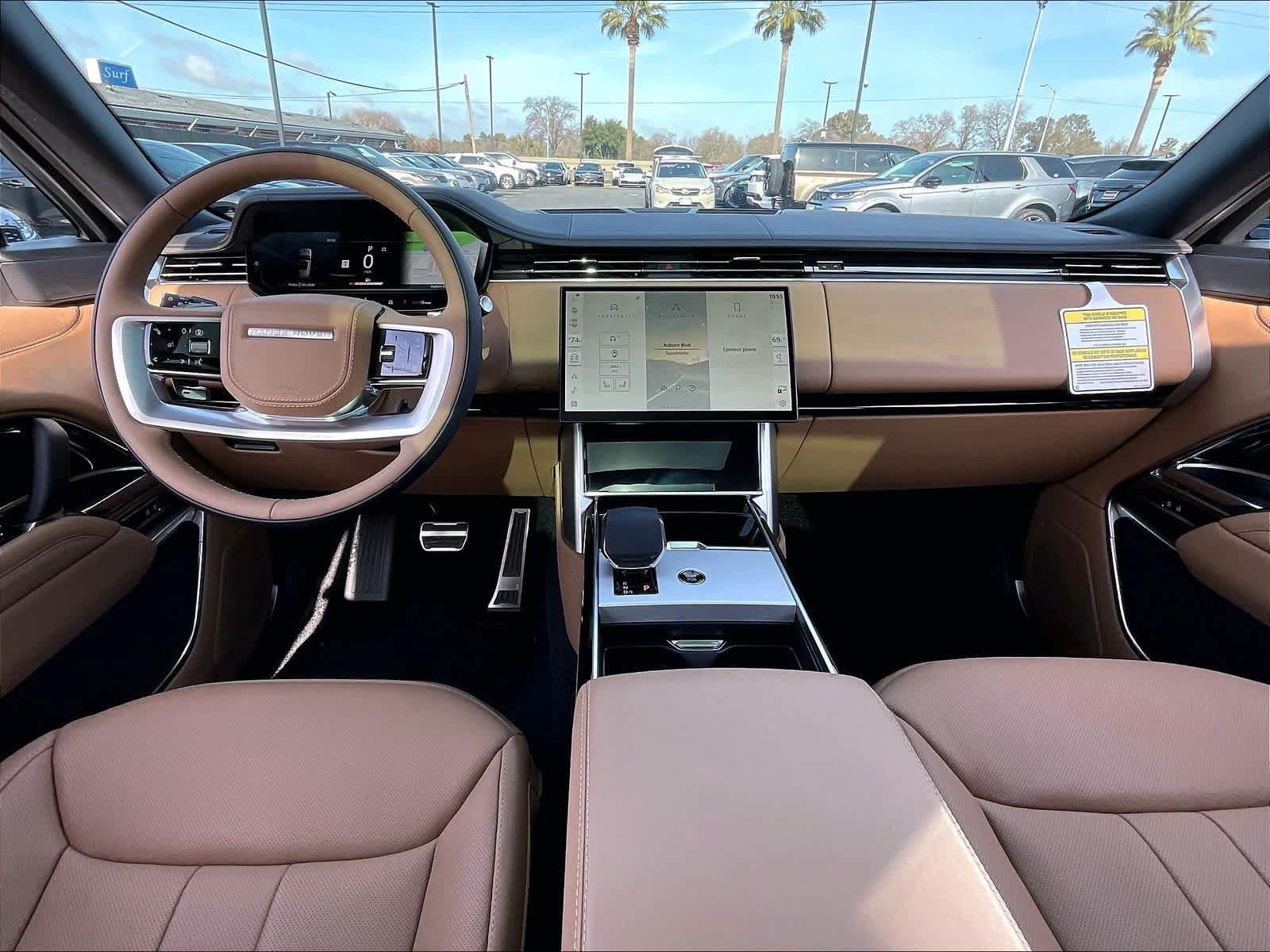 New 2025 Land Rover Range Rover Long Wheelbase SE AWD/4WD image 7